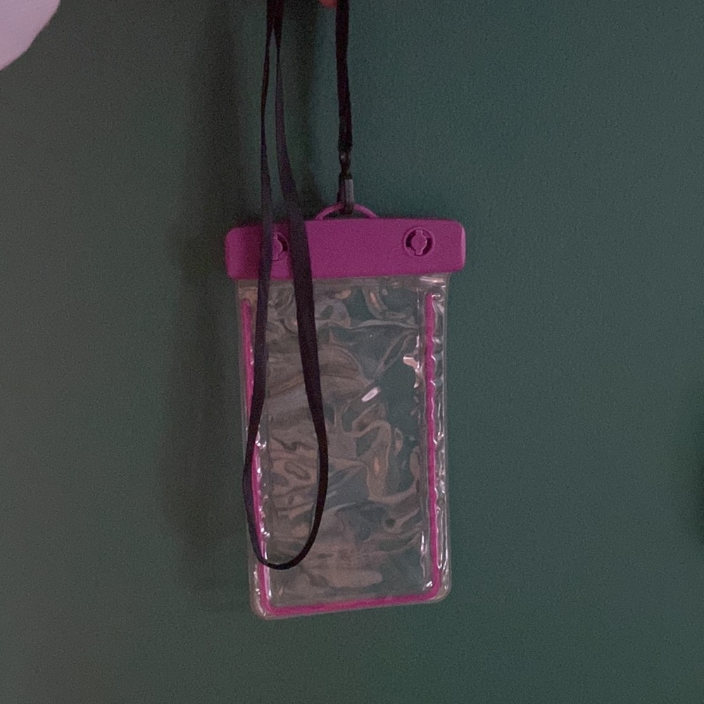 New in package waterproof iPhone protector cover - Picture 3 of 3